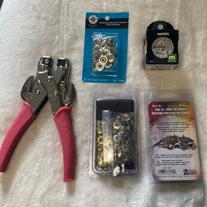 Crop-A-Dile Eyelet and Snap Punch with Accessories